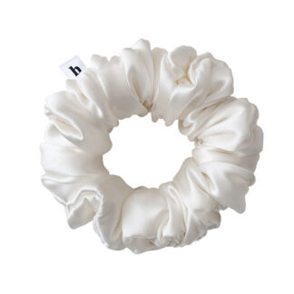 HELLA HAIR SILKY PEARL SCRUNCHIE - BASIC